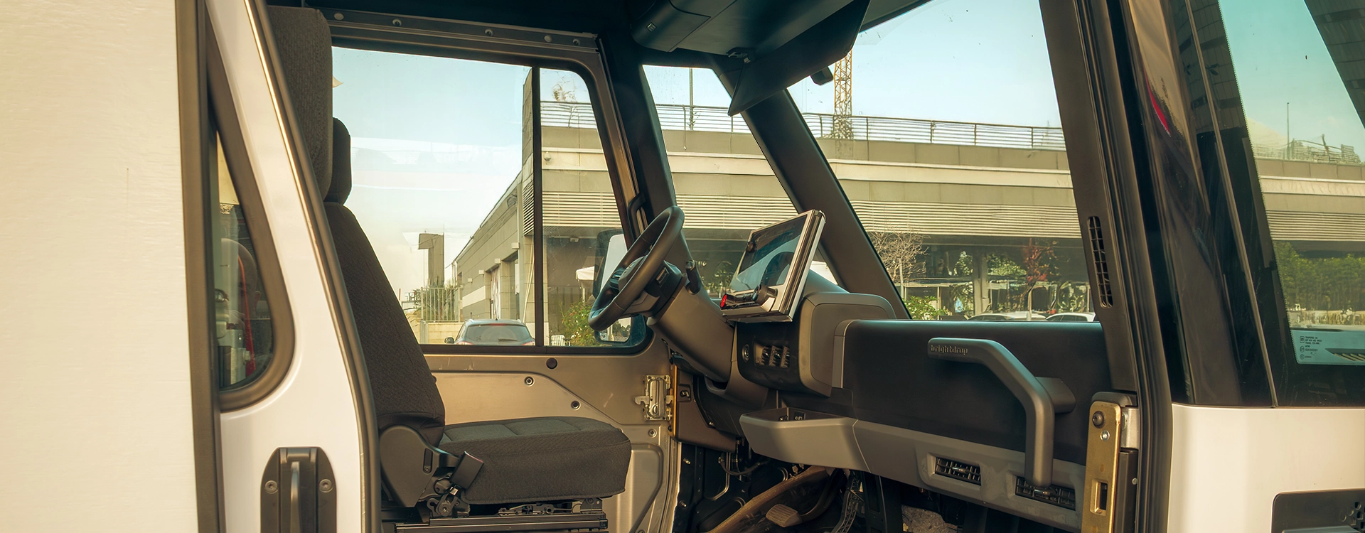 Chevrolet BrightDrop 400 - דשבורד ומסך מולטימדיה