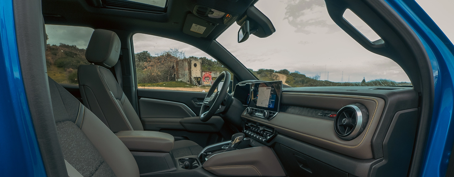 Chevrolet Colorado ZR2 Bison AEV - דשבורד ומסך מולטימדיה