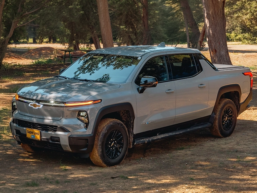 Chevrolet Silverado EV LT - מבט צד - מובייל