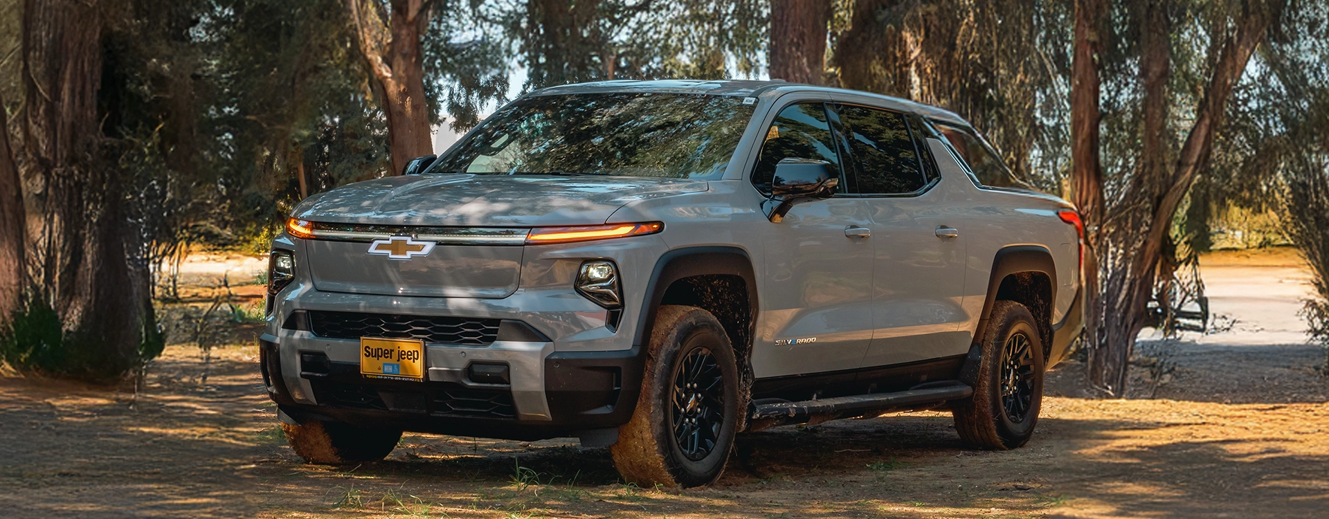 Chevrolet Silverado EV LT - מבט קדמי אלכסוני