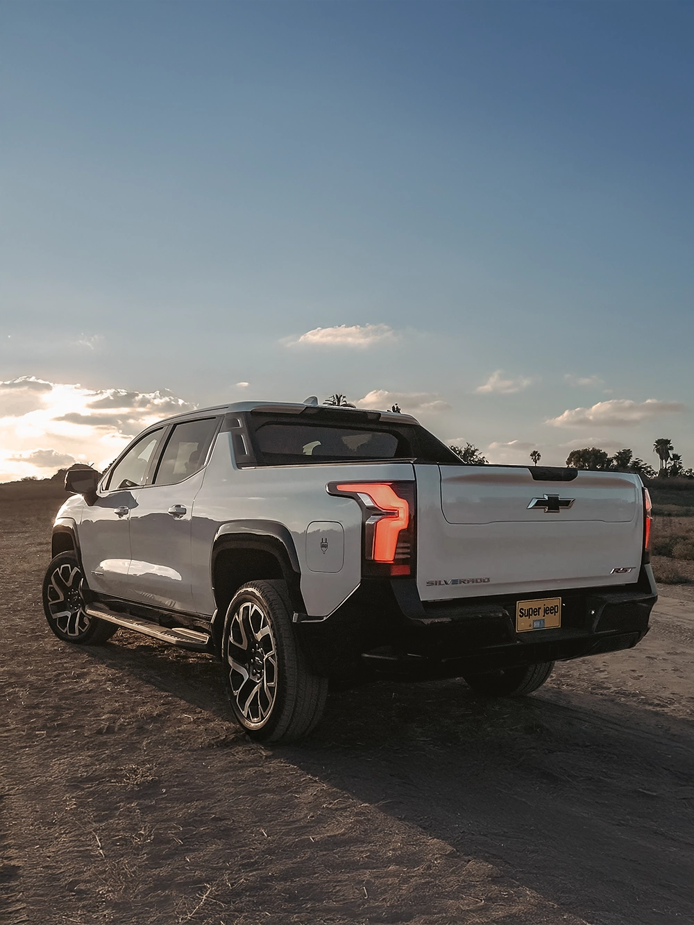 Chevrolet Silverado EV RST - מבט אחורי