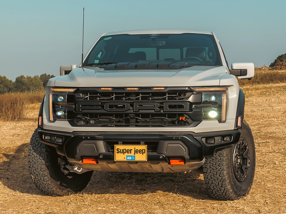 Ford F-150 Raptor R - מבט קדמי