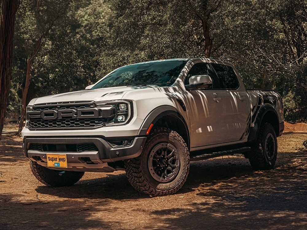 Ford Ranger Raptor - מבט צד אלכסוני - מובייל