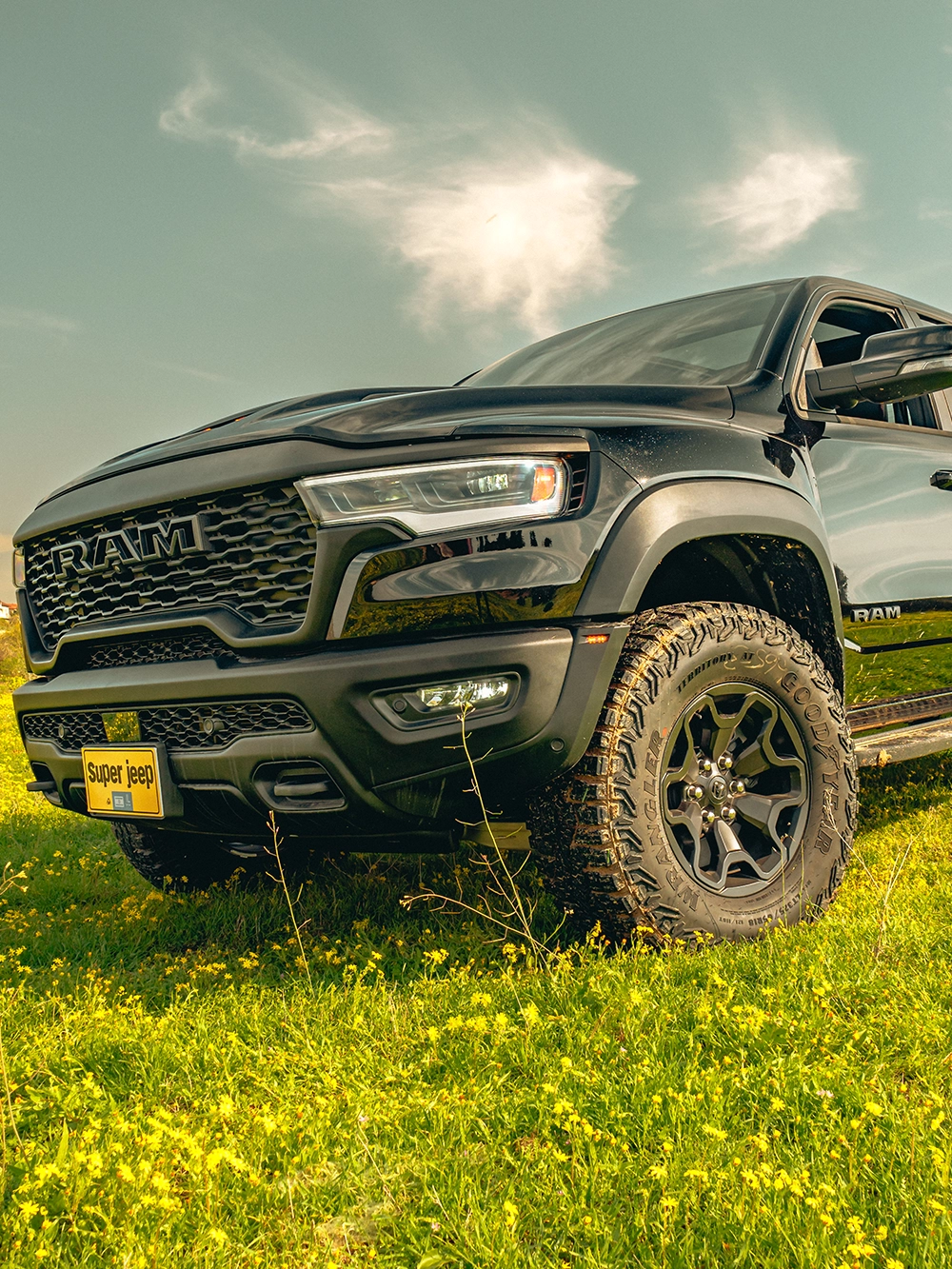 RAM 1500 RHO - תקריב פנסי חזית