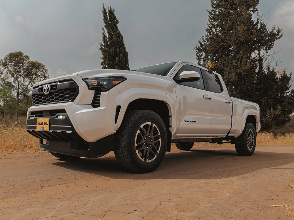 Toyota Tacoma TRD Sport - מבט קדמי אלכסוני