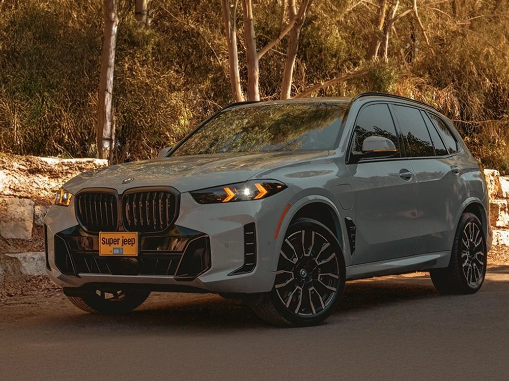 BMW X5 xDrive50e - מבט צד - מובייל