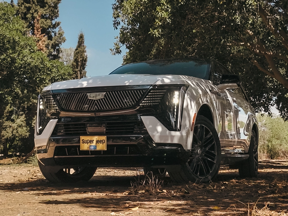 Cadillac Escalade IQ Sport 2 - מבט קדמי