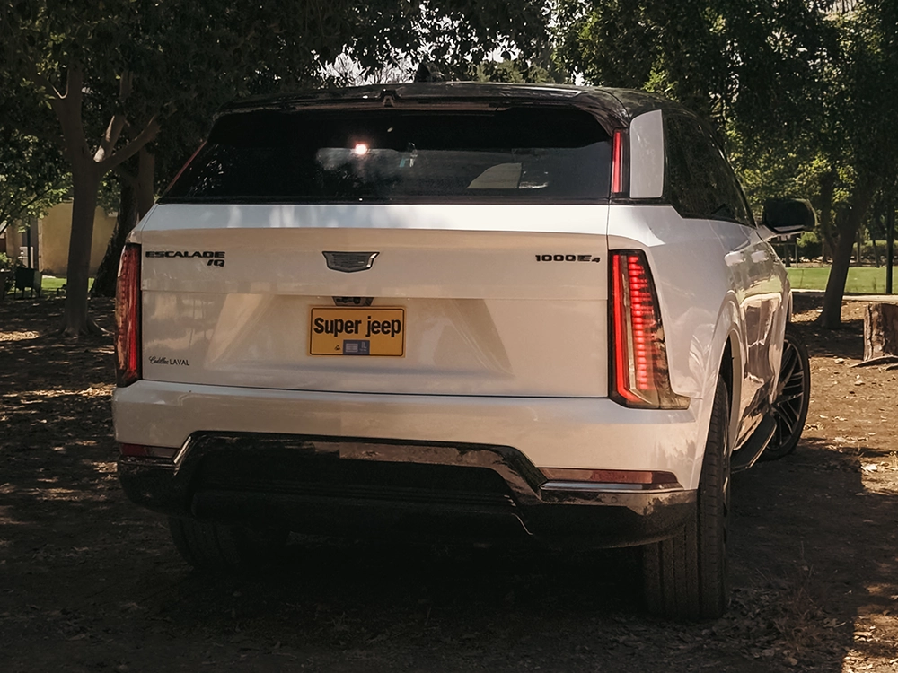 Cadillac Escalade IQ Sport 2 - מבט אחורי