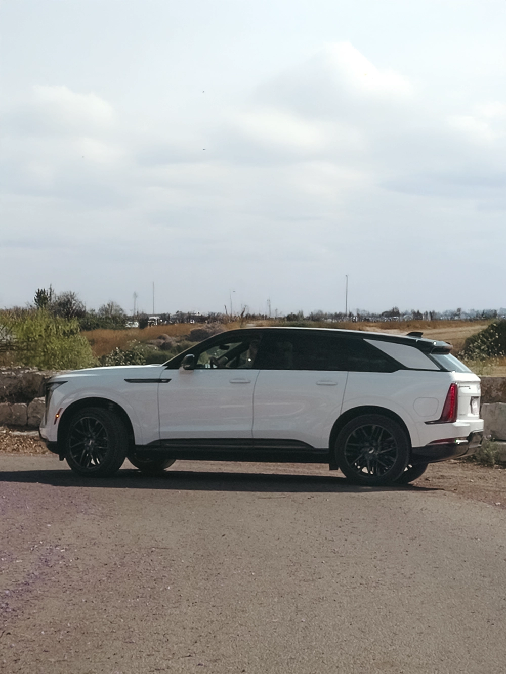 Cadillac Escalade IQ Sport 2 - מבט צד