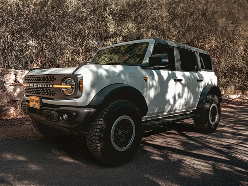 ford-bronco-badlands-sasquatch-package-category-slider-mob