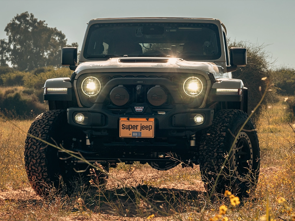 Jeep Wrangler Rubicon 392 AEV - מבט קדמי