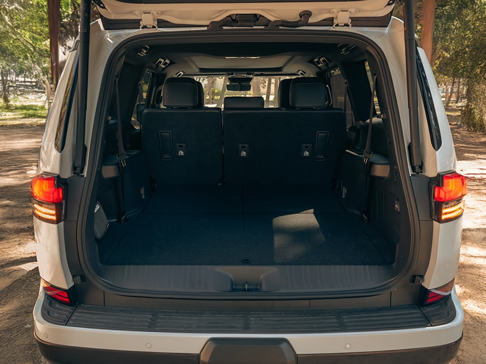 Lexus GX 550 Luxury Plus - תא מטען פתוח