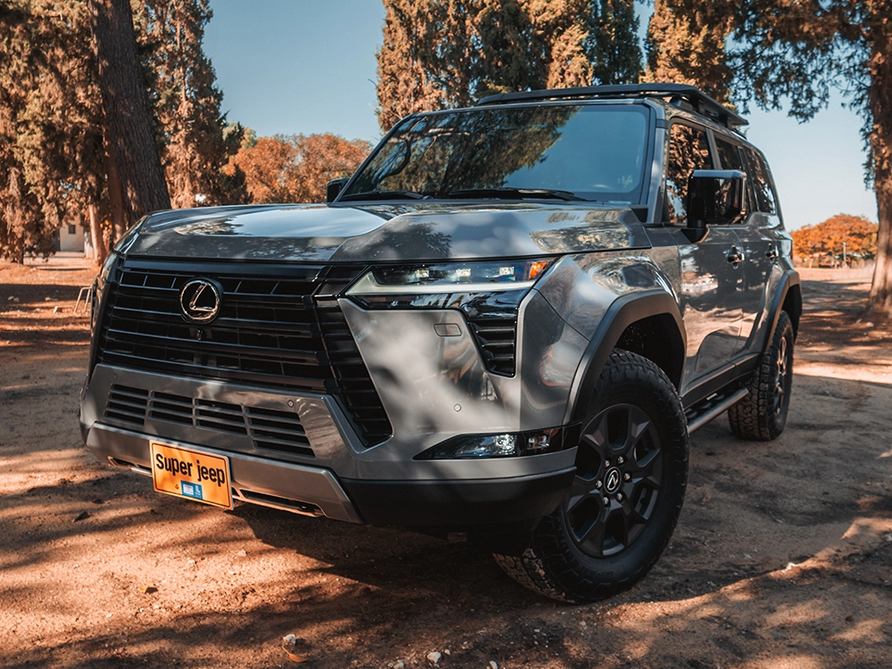 Lexus GX 550 Overtrail - מבט קדמי אלכסוני