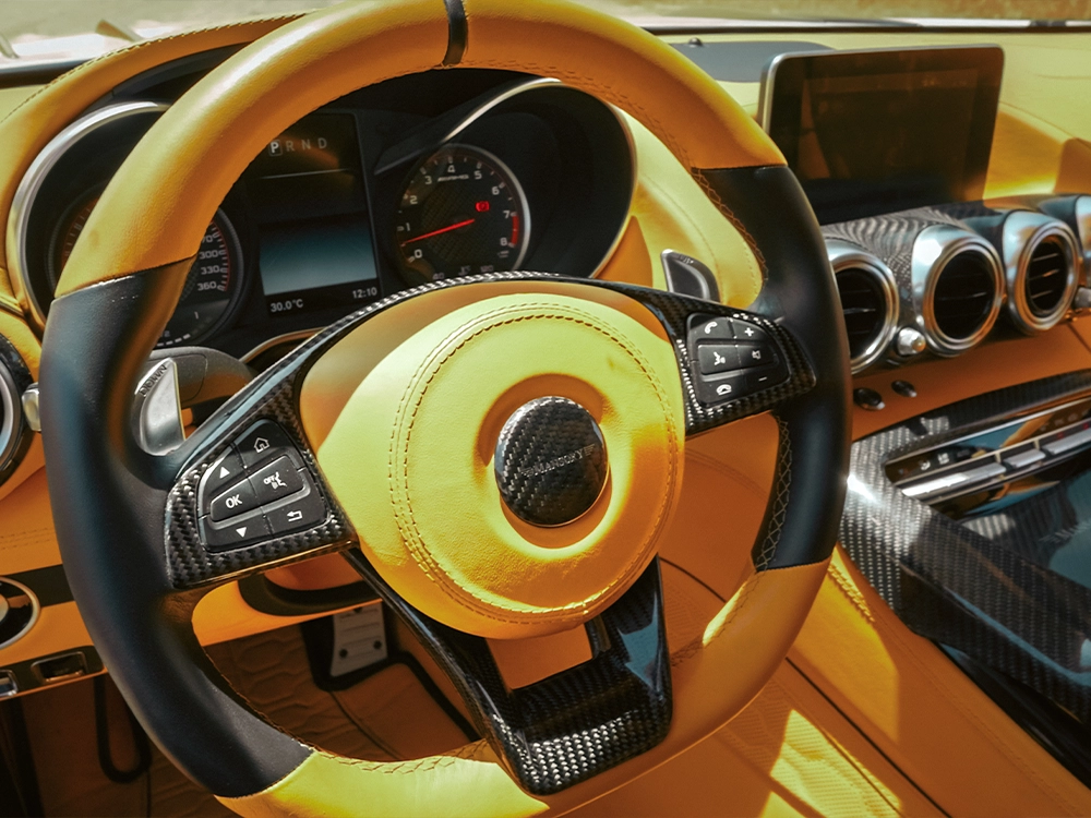 Mercedes-AMG GT Mansory - הגה ופקדים