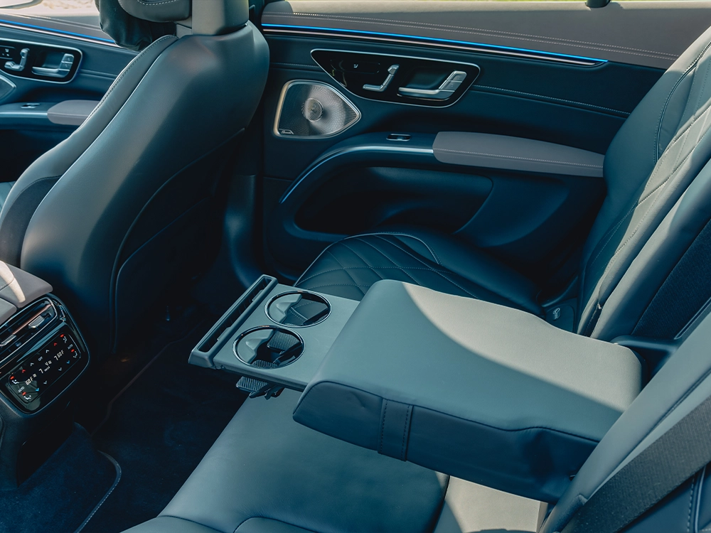 Mercedes-Benz EQS 580 4MATIC SUV - מושבים אחוריים