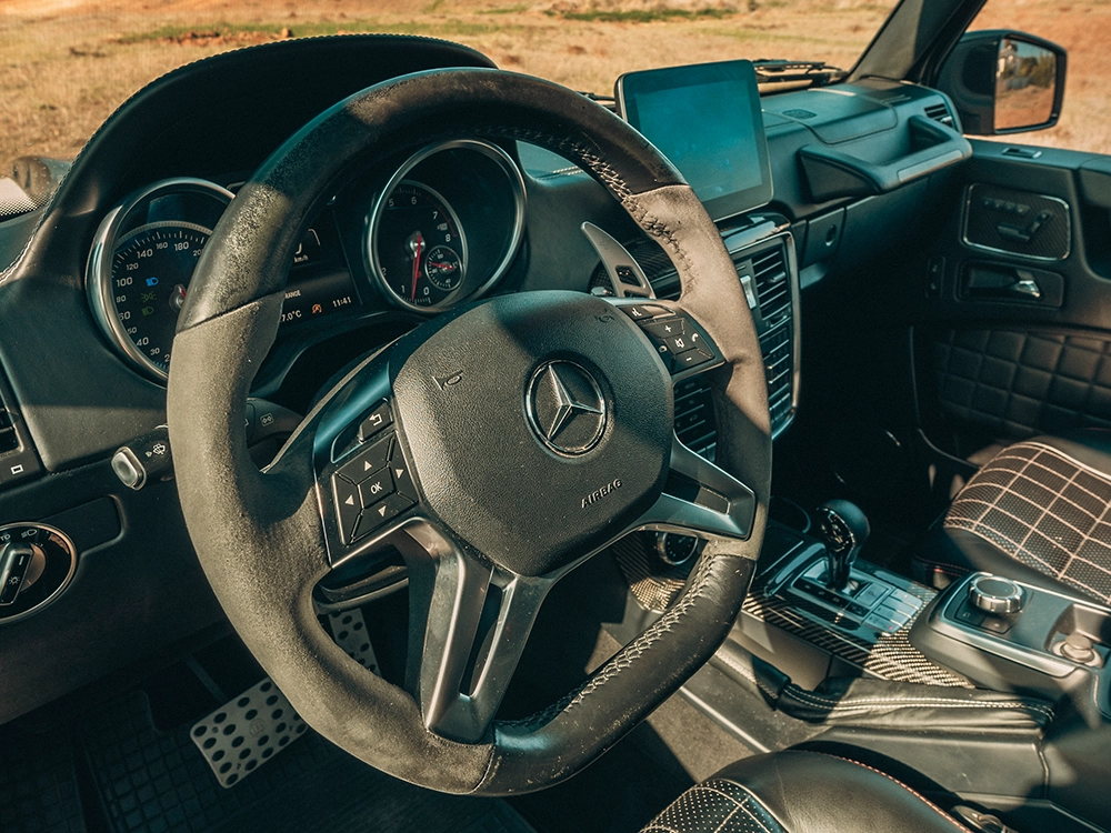 Mercedes-Benz G 500 4x4 Squared Brabus 2018 - הגה ופקדים