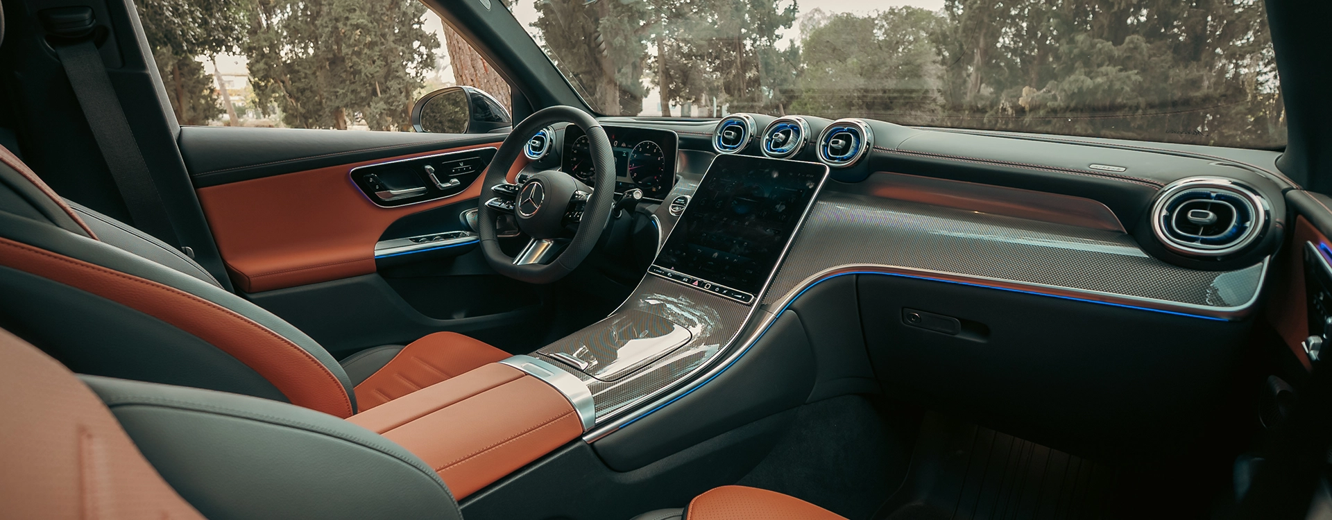 Mercedes-Benz GLC 300 - דשבורד ומסך מולטימדיה