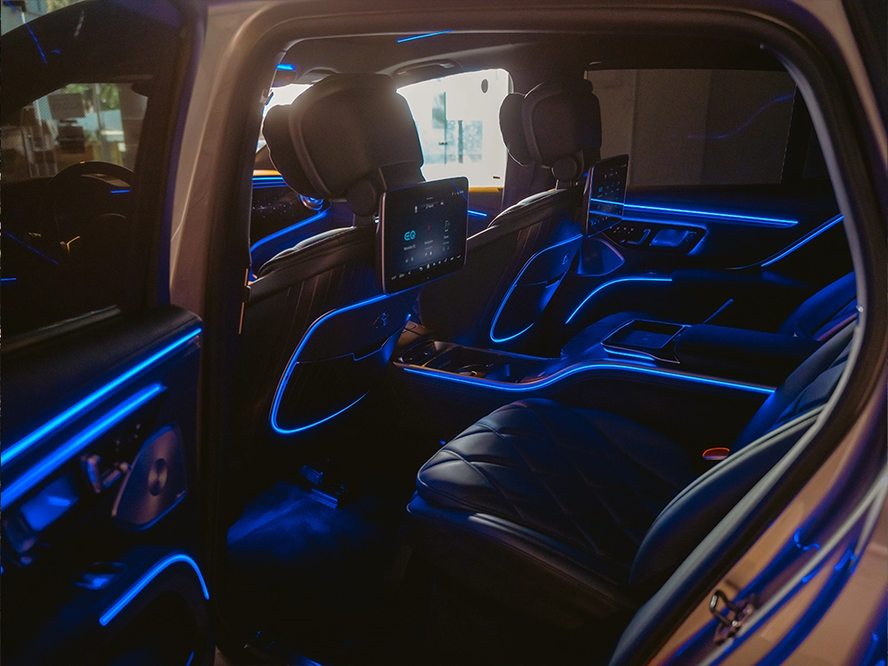 Mercedes-Benz Maybach EQS 680 - מושבים אחוריים