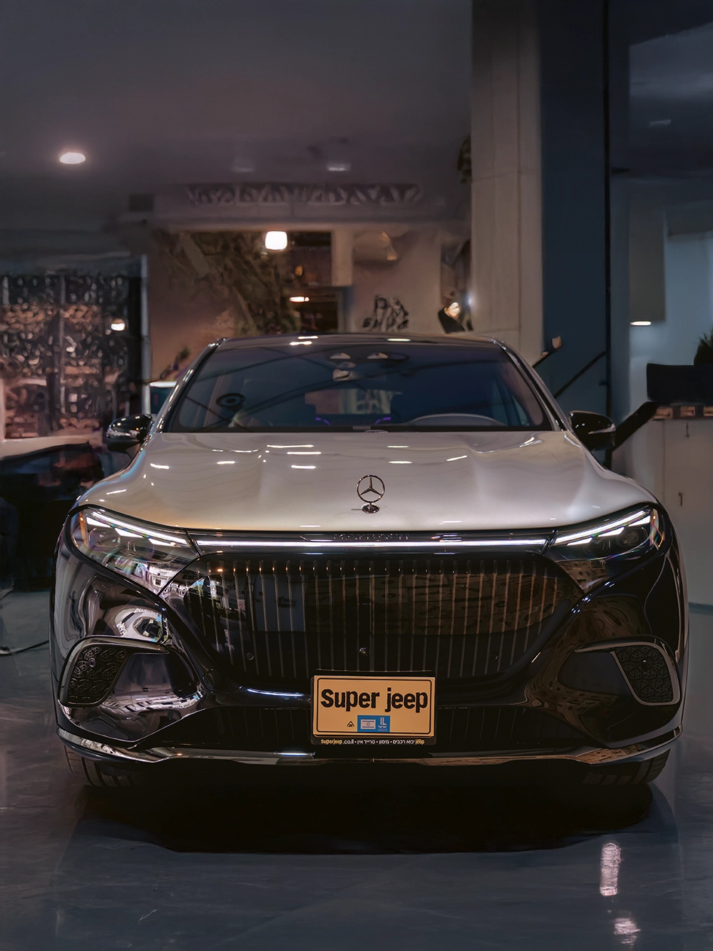 Mercedes-Benz Maybach EQS 680 - מבט קדמי