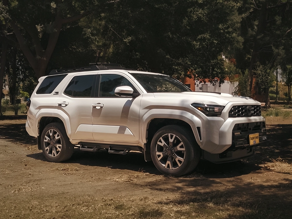 Toyota 4Runner TRD Sport Premium - מבט צד - מובייל