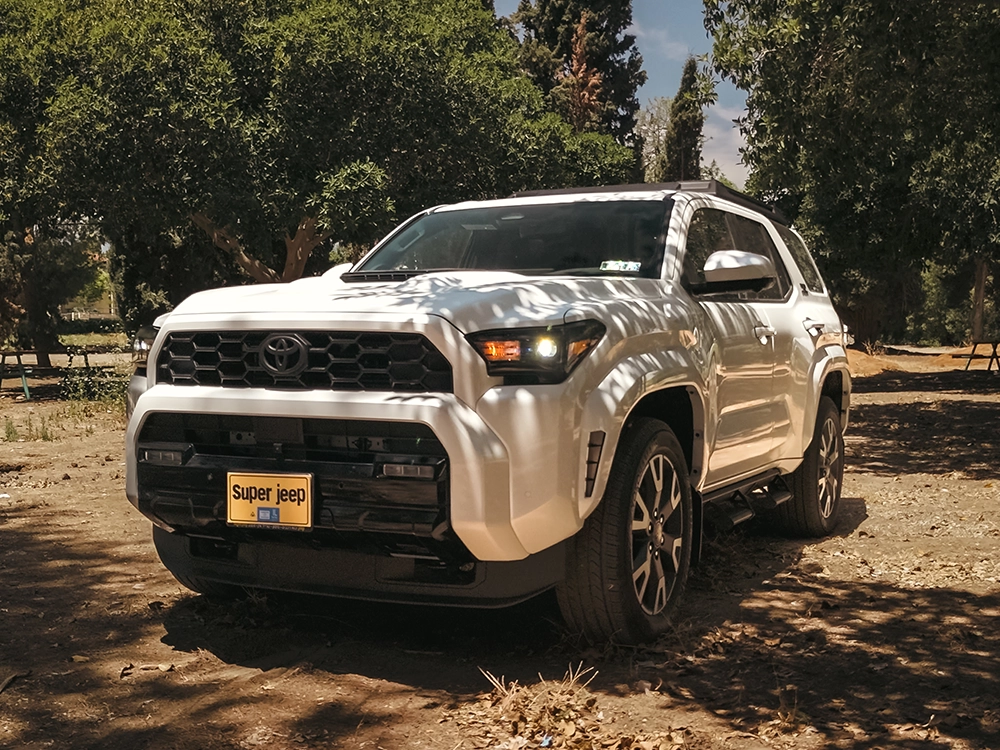 Toyota 4Runner TRD Sport Premium - מבט קדמי