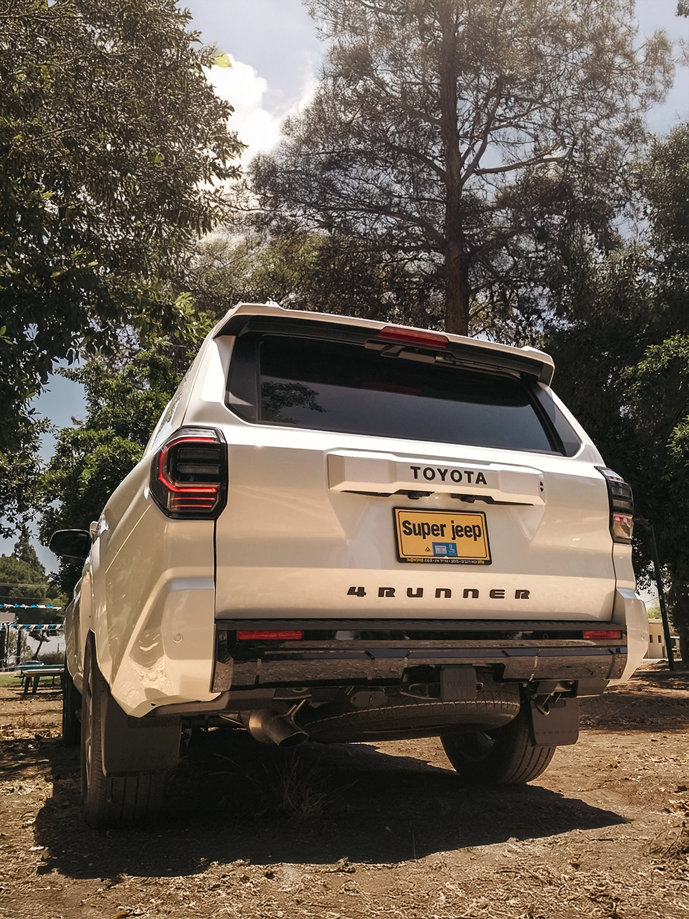 Toyota 4Runner TRD Sport Premium - מבט אחורי