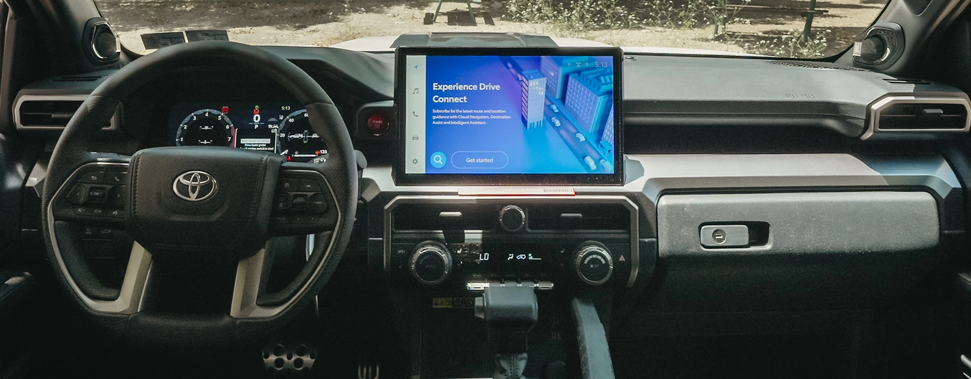 Toyota 4Runner TRD Sport Premium - תקריב מסך מולטימדיה