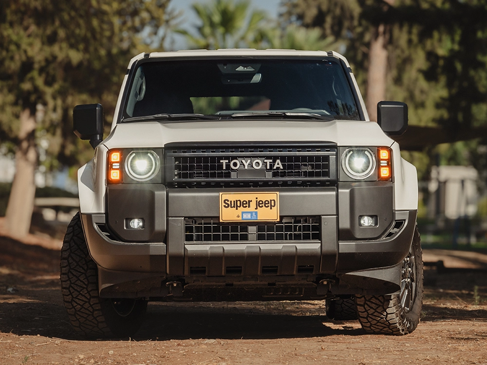 Toyota Land Cruiser 1958 2025 - מבט קדמי