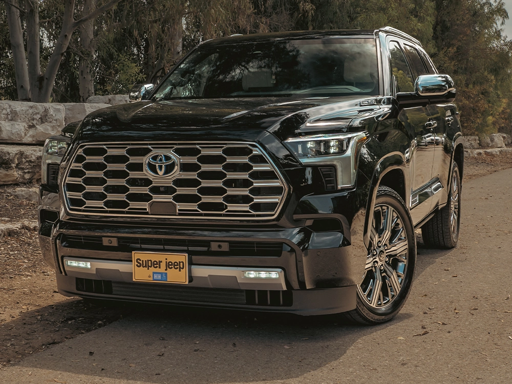Toyota Sequoia Capstone - מבט קדמי