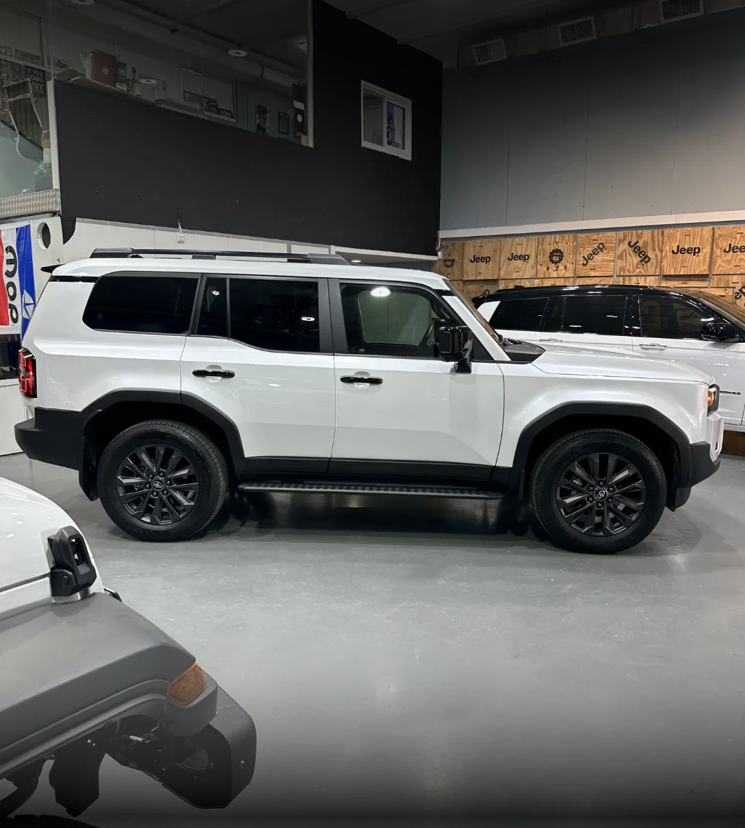 toyota-land-cruiser-premium-hybrid-2025-07