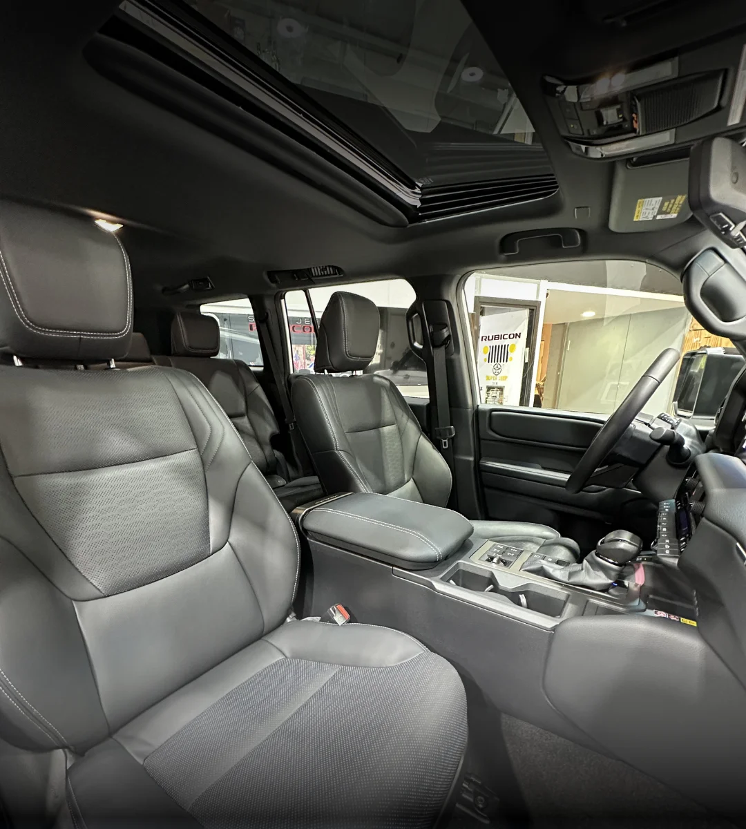 toyota-land-cruiser-premium-hybrid-2025-08